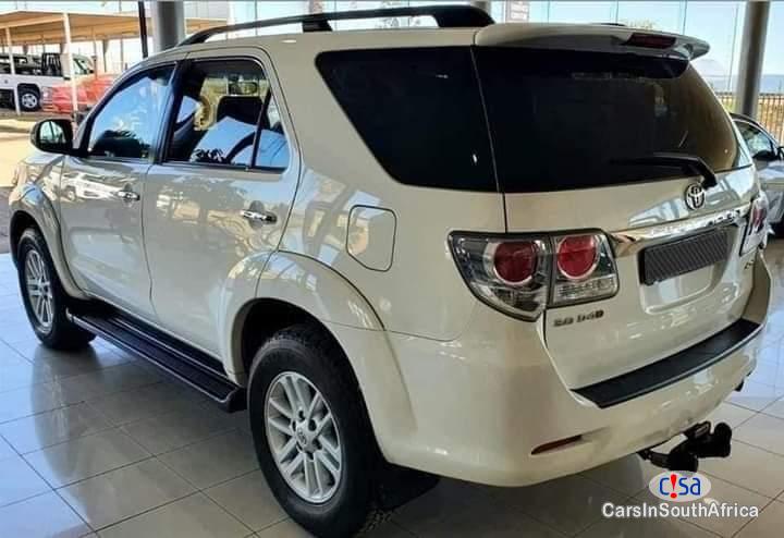 Toyota Fortuner 3.0D4D Automatic 2015 - image 2