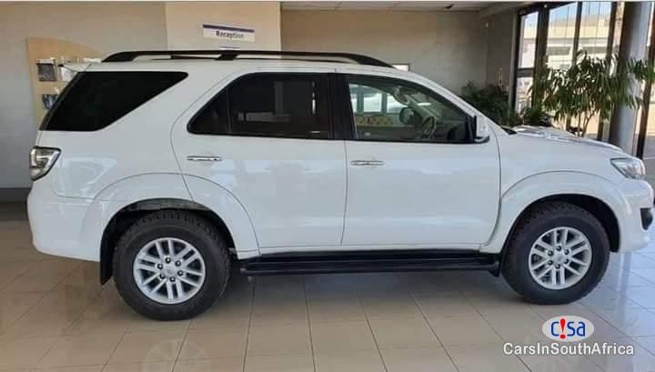 Toyota Fortuner 3.0D4D Automatic 2015 - image 3