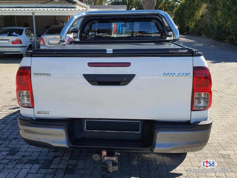 Toyota Hilux 2.4GD6 Extra Cab Manual 2018