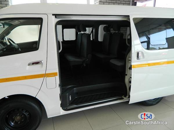 Toyota Quantum Manual 2015 - image 3