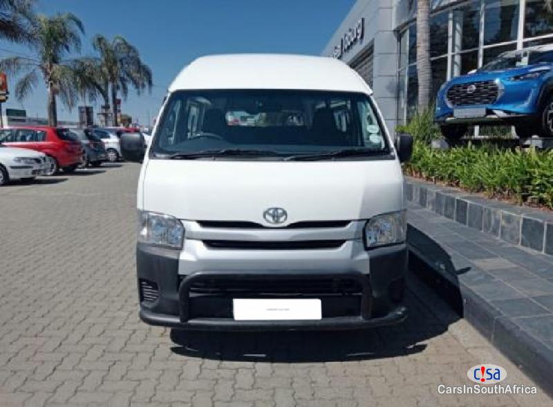 Toyota Quantum Bank Repo 2.5D4d Ses´fikile 16 Seater Manual 2017 - image 2