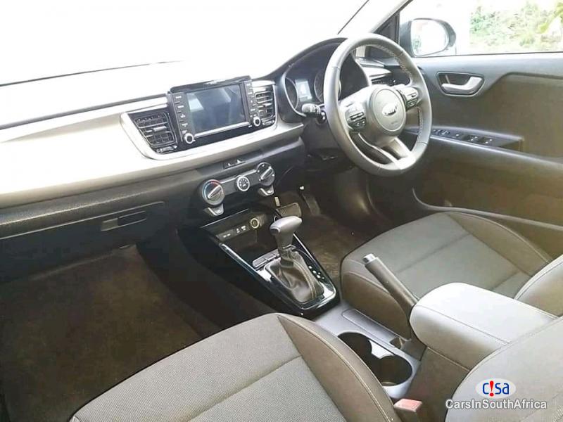 Kia Rio 1.4 Automatic 2019 - image 9