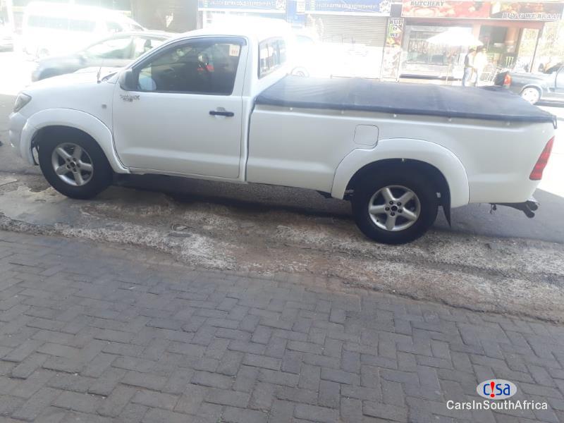 Toyota Hilux 2.5 Manual 2011 - image 4
