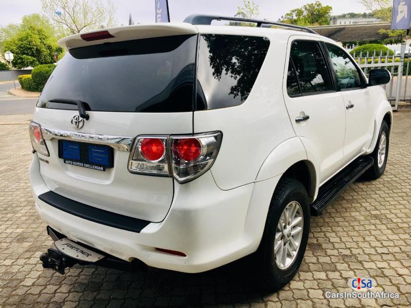 Toyota Fortuner 3.0 Manual 2012 - image 2