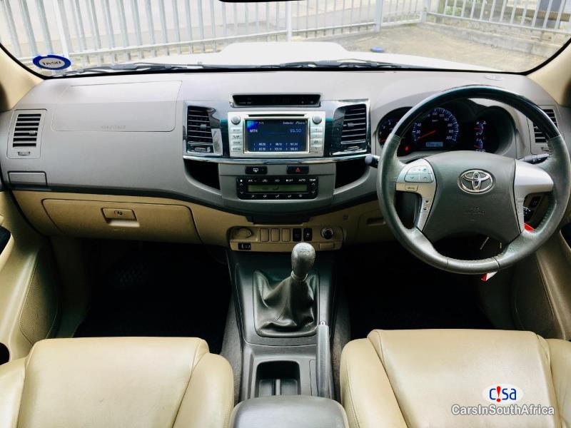 Toyota Fortuner 3.0 Manual 2012 - image 4