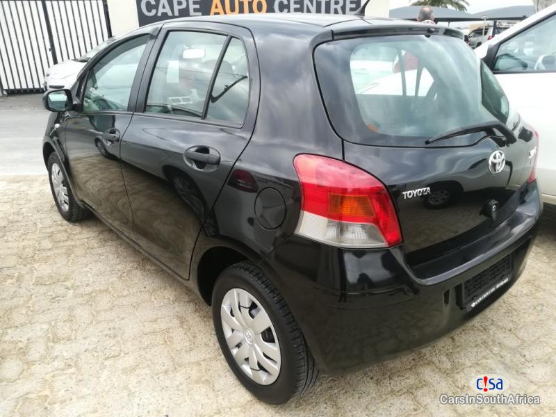 Toyota Yaris 1.5 Manual 2013 - image 4