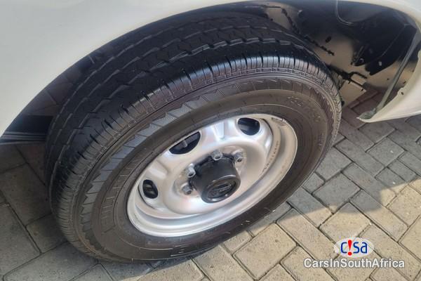 Nissan NP300 2.0i LWB SINGLE-CAB Manual 2017 - image 4