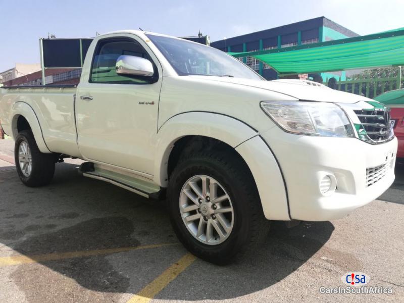 Pictures of Toyota Hilux 2.5 Manual 2011