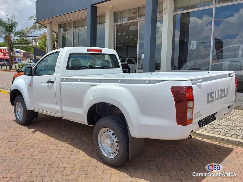Isuzu 0784119228 Manual 2023 in South Africa