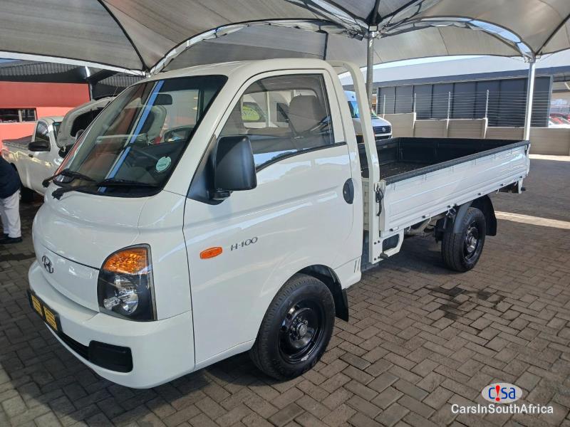 Hyundai H100 2.6D Deck Manual 2019 in South Africa