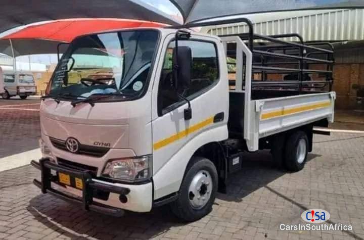 Toyota Dyna Manual 2015 - image 4