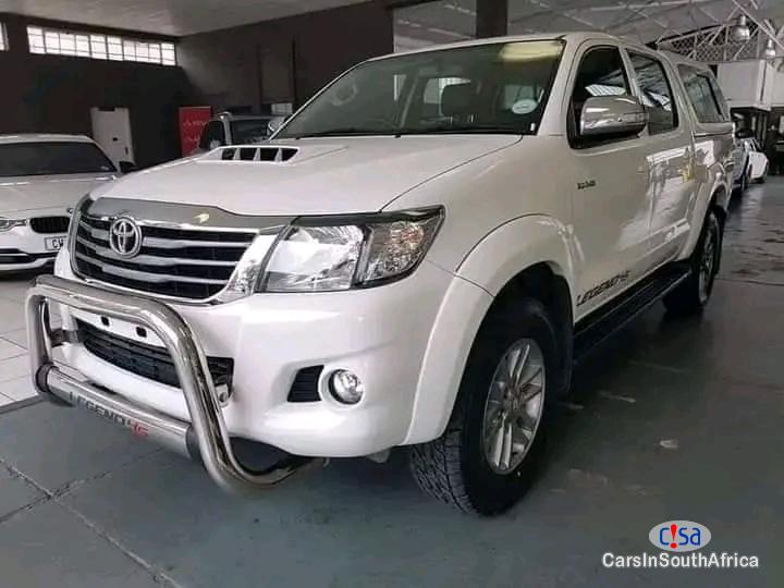 Toyota Hilux 2015 Toyota Hilux Legend 45 3.0 Manual 0698183175 Manual 2015 - image 3