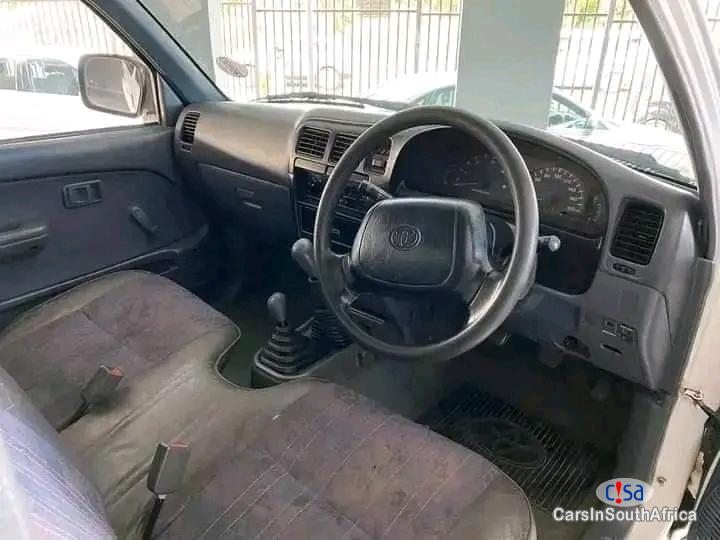 Toyota Hilux 2003 Toyota Hilux Ridder 2.7 Vvti Manual 0698183175 Manual 2003 in Western Cape - image