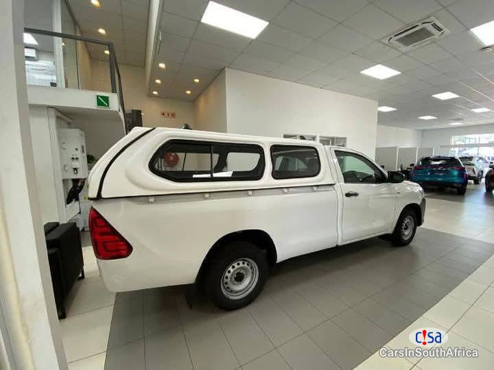 Toyota Hilux 2018 TOYOTA HILUX BAKIE 2.0 SINGLE CAB 069 818 3175 Manual 2018 in North West