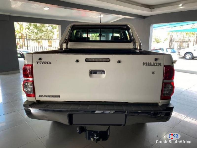 Toyota Hilux 3.0D-4D Double Cab Raider Manual 2013 - image 5