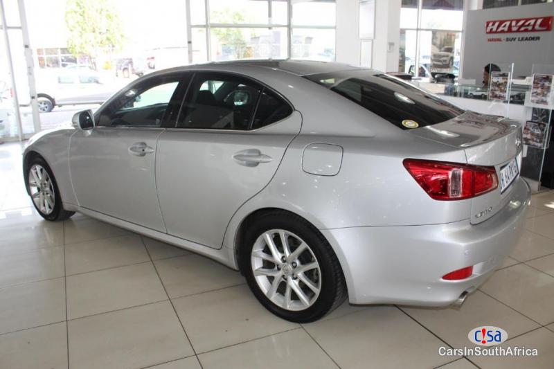 Lexus ES 2.0 Automatic 2013 in Gauteng