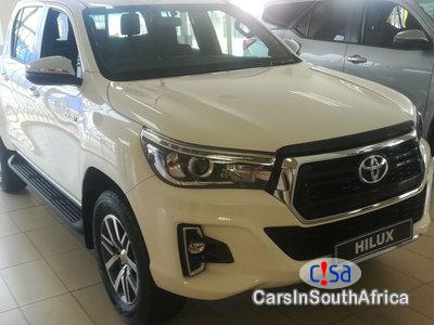 Toyota Hilux 2.8 GD-6 RB Raider DOUBLE CAB BAKKIE AUTO LG50 Automatic 2019 - image 2
