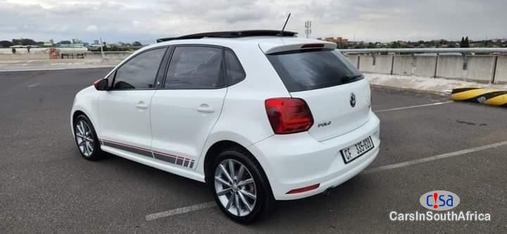 Volkswagen Polo 1.2TSl Manual 2016 - image 5