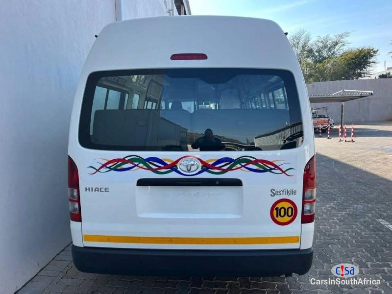 Toyota Quantum 2.5 Manual 2021 - image 4