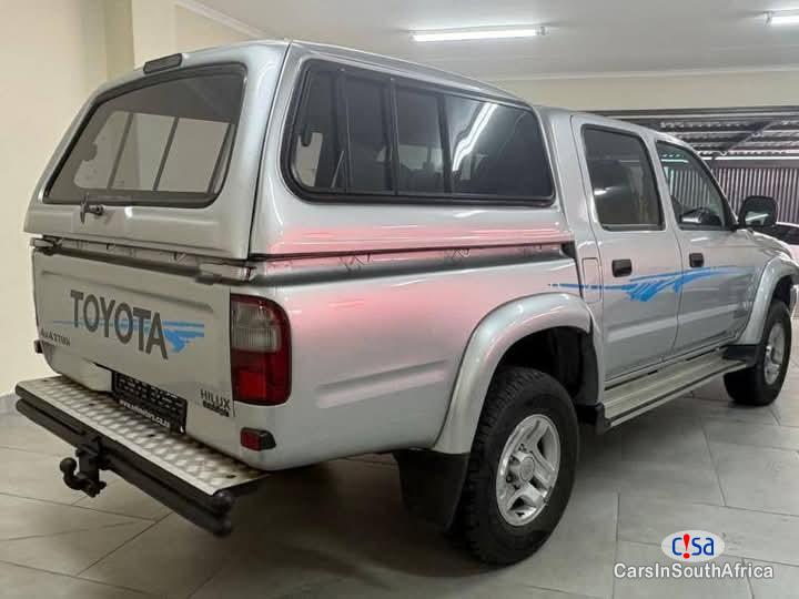 Toyota Hilux 2700i Manual 2008 - image 2