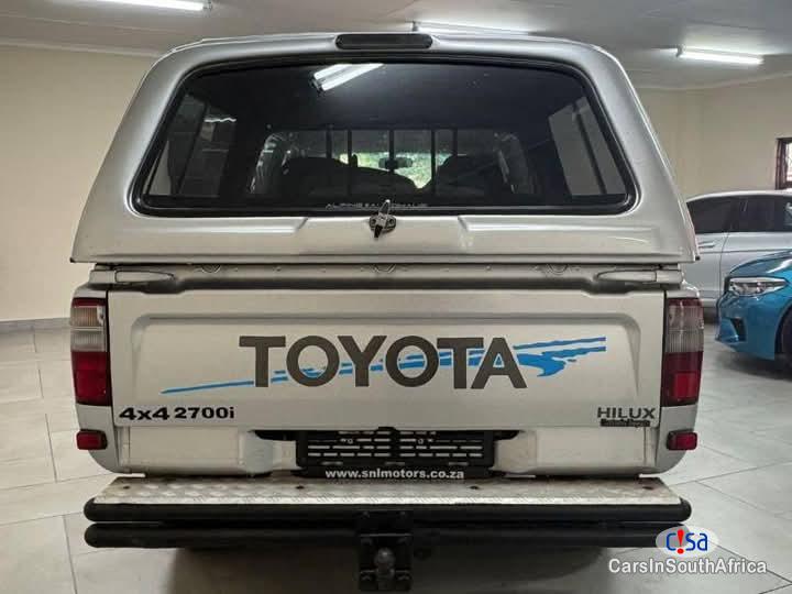 Toyota Hilux 2700i Manual 2008 - image 3