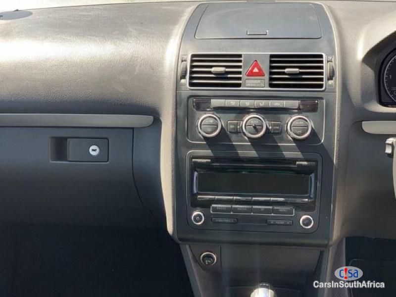 Volkswagen Touran Automatic 2012 - image 10