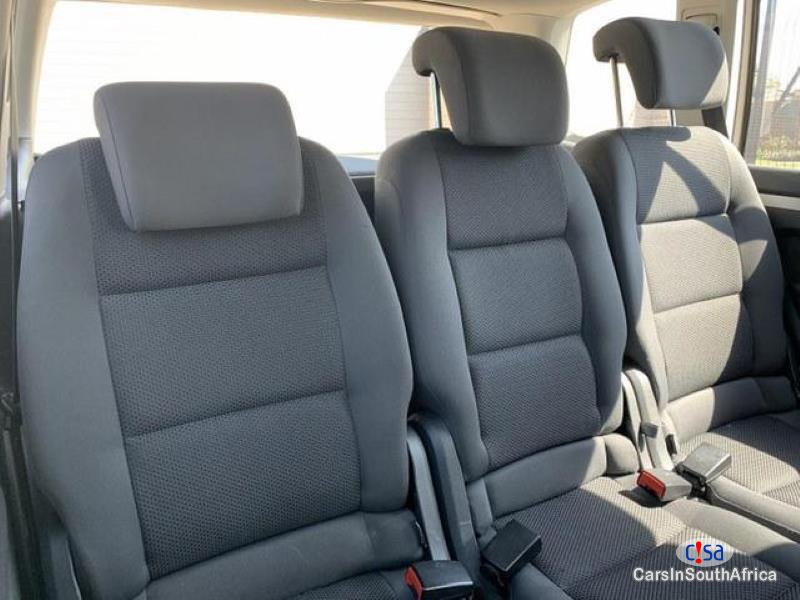 Volkswagen Touran Automatic 2012 - image 5