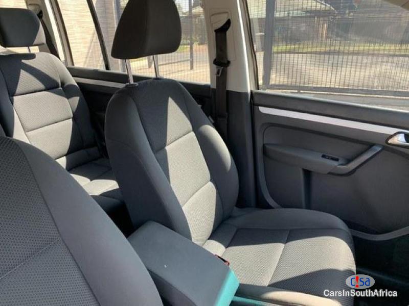 Volkswagen Touran Automatic 2012 - image 8