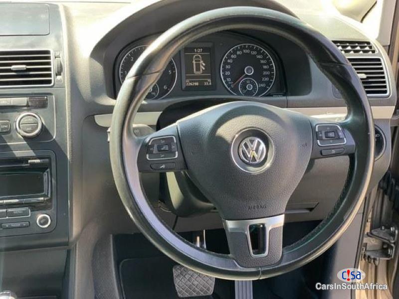 Volkswagen Touran Automatic 2012 - image 9