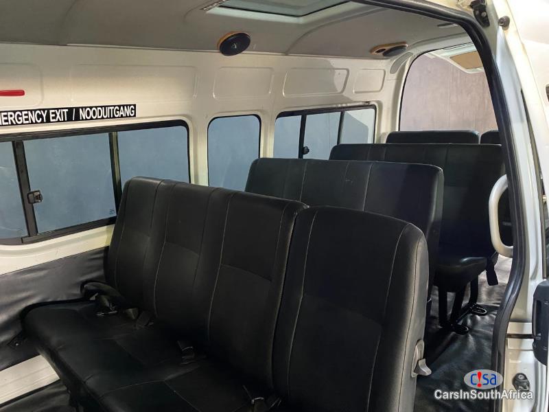 Toyota Quantum 2.5D4D+27 78 321 4168 Manual 2019 - image 4