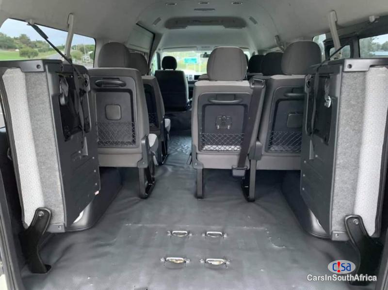 Toyota Quantum 2.5 GL 14 SEATS+27 78 321 4168 Manual 2019 - image 3