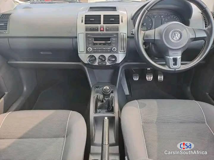 Volkswagen Polo 1.6 Manual 2017 - image 3
