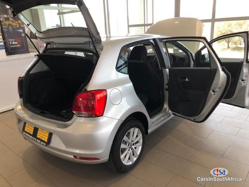 Volkswagen Polo Manual 2019 - image 5