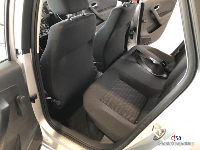 Volkswagen Polo Manual 2019 - image 8