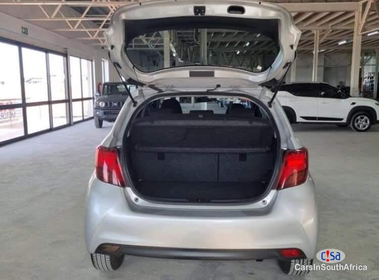 Toyota Yaris 1.0xs Manual 2017 - image 5