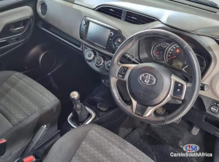 Toyota Yaris 1.0xs Manual 2017 - image 7