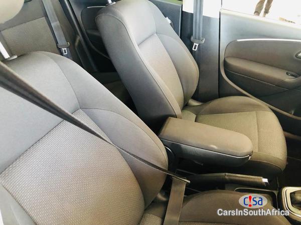 Volkswagen Polo Automatic 2016 - image 7