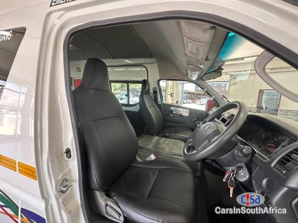 Toyota Quantum 2.5 D-4D Sesfikile 16-Seat Manual 2022 - image 4