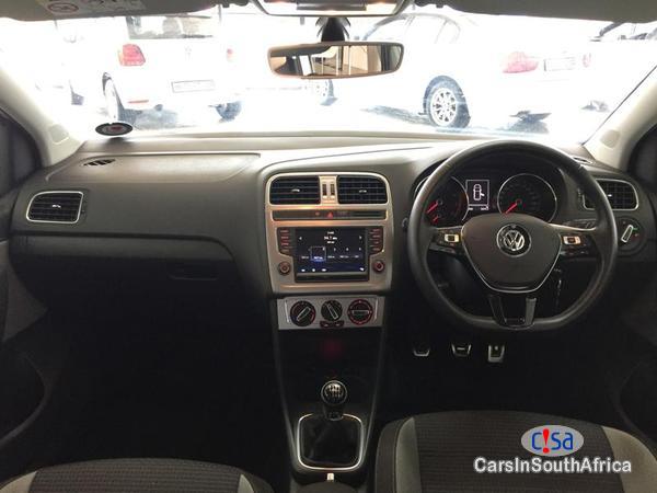 Volkswagen Polo Manual 2016 - image 4