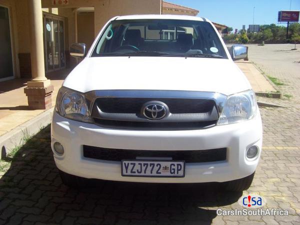 Toyota Hilux Manual 2013 in Gauteng