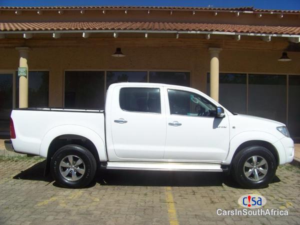 Toyota Hilux Manual 2013 in South Africa