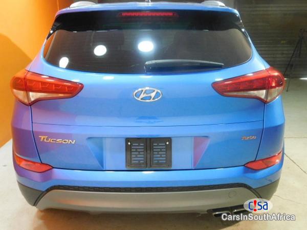 Hyundai Tucson Automatic 2015 - image 4