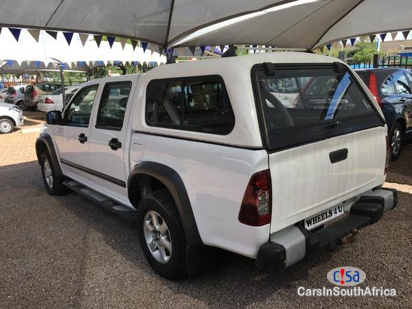 Isuzu KB250 Manual 2008 - image 4