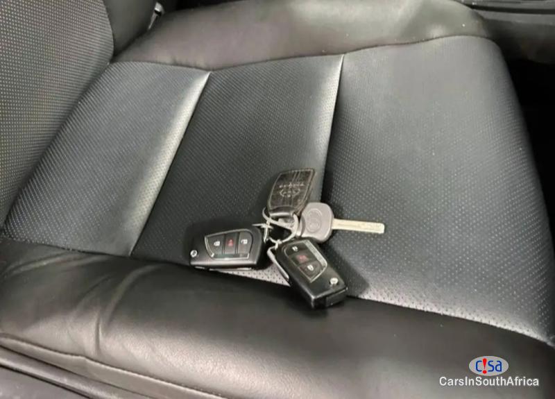 Toyota Hilux 2.4GD-6 Srx Manual Call:0691808200 Manual 2019 - image 6