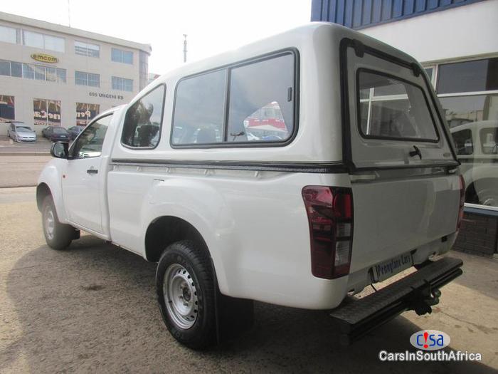 Isuzu KB250 Manual 2014 - image 3