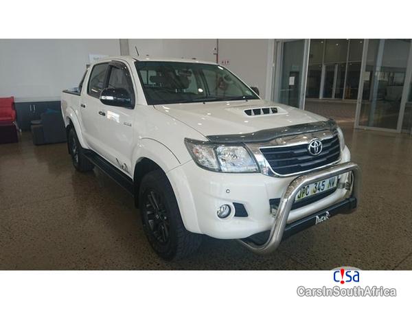 Pictures of Toyota Hilux Automatic 2015