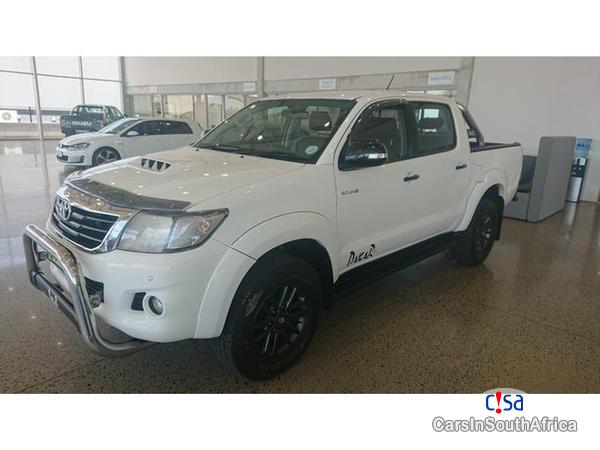 Toyota Hilux Automatic 2015 - image 4