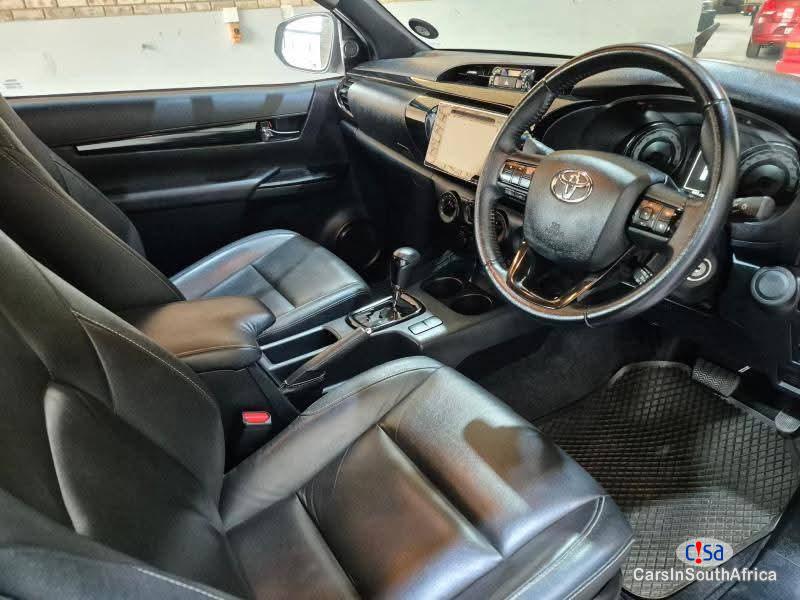 Toyota Hilux Automatic 2018 - image 11