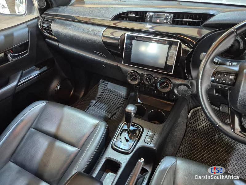 Toyota Hilux Automatic 2018 - image 9