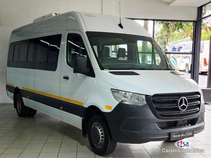 Mercedes Benz 2.0 Manual 2021